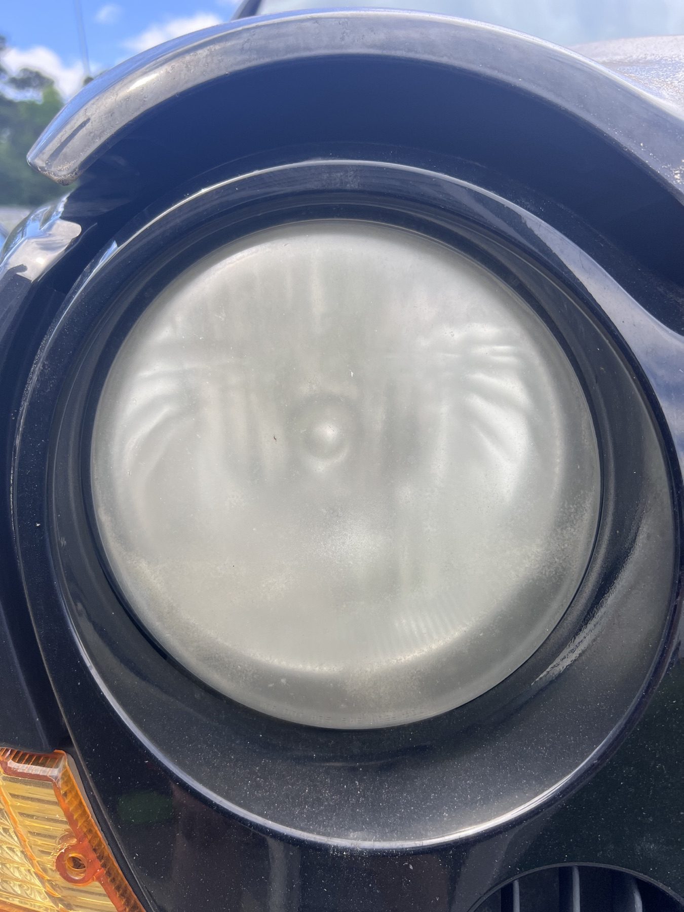 Cloudy headlight before MBAD restoration
